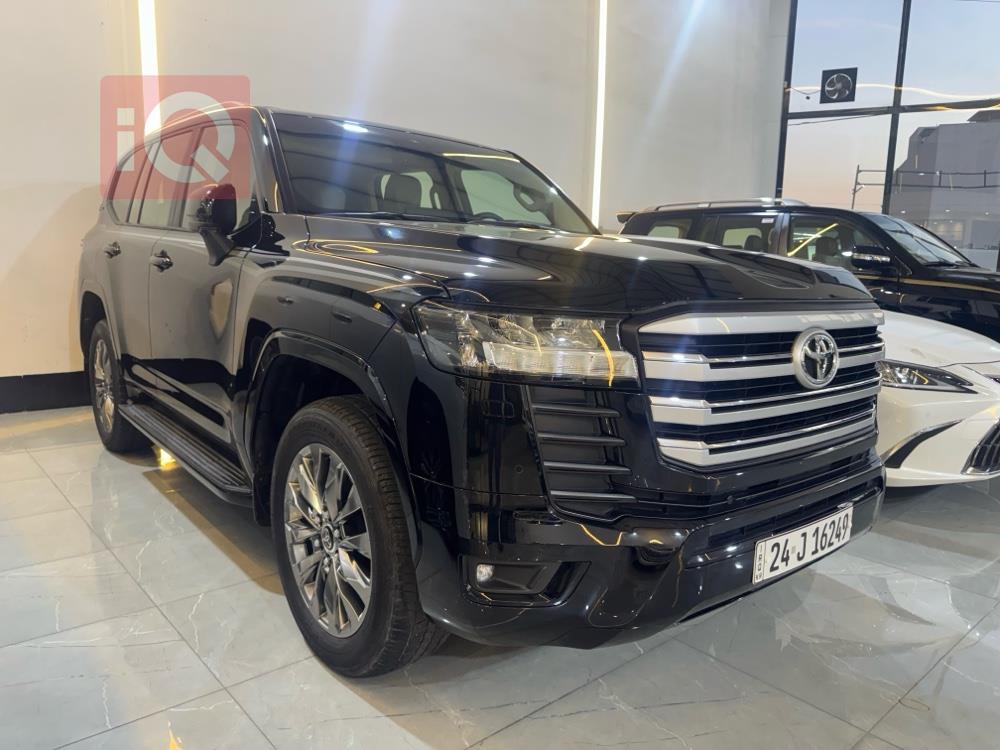 تۆیۆتا لاند کروزەر